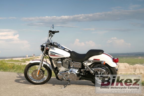 2006 Harley-Davidson FXDI Dyna Super Glide photo